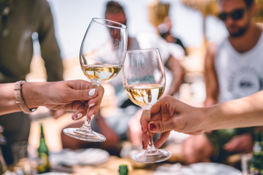 Augustus in een fles: 5 frisse labels om mee te nemen op vakantie Augustus in een fles: 5 frisse labels om mee te nemen op vakantie